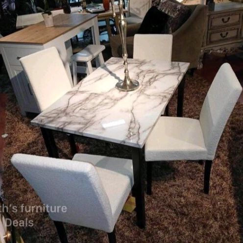 Cute! 5-pc Dining Set ( Table  + 4 Chairs)