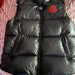 Moncler Sumido Down Vest