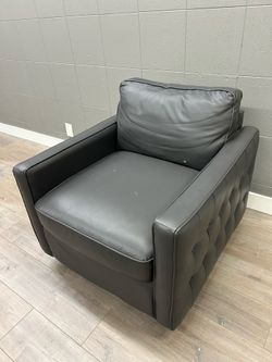 Arm chair swivel