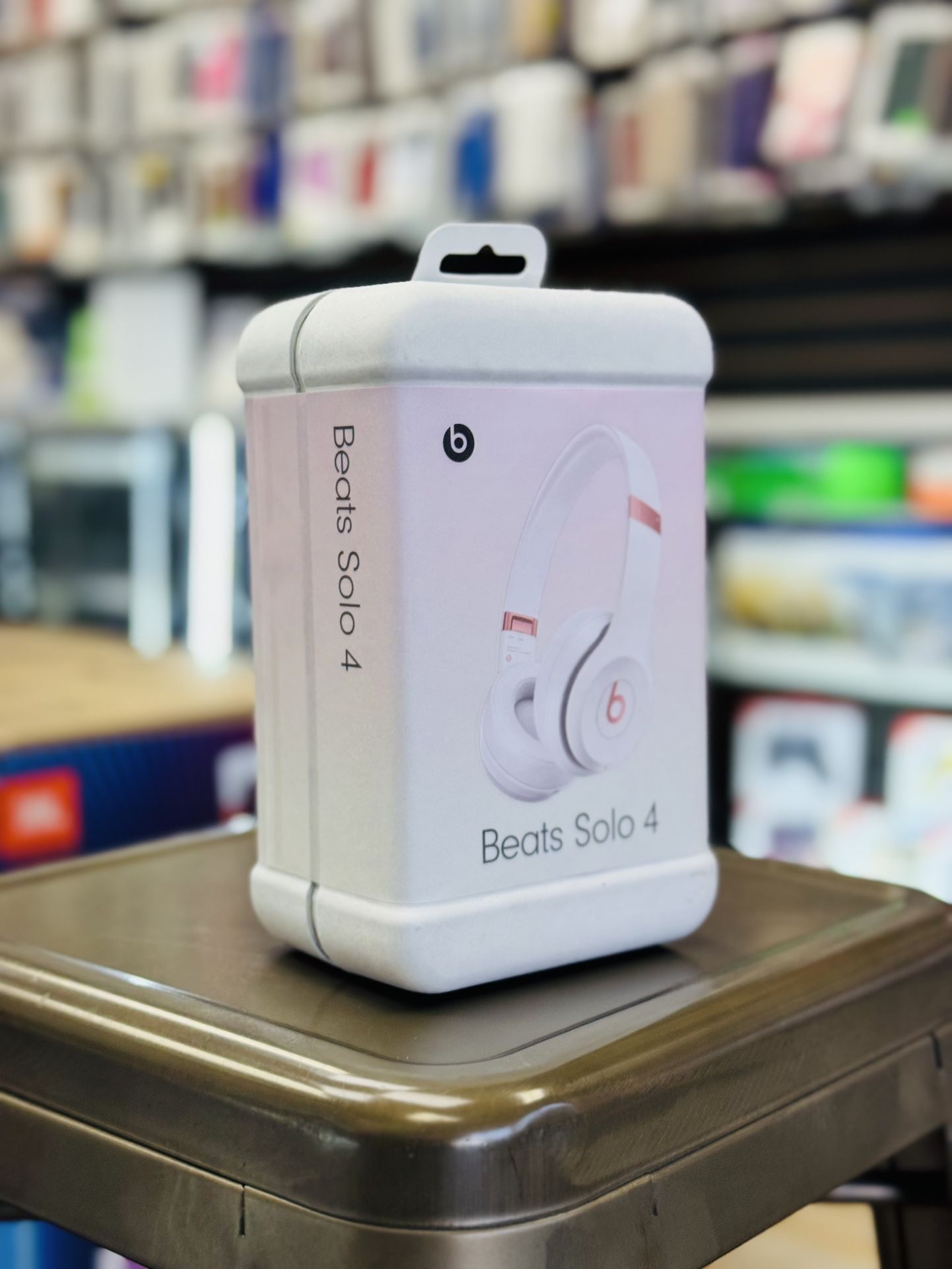 Beats Solo 4
