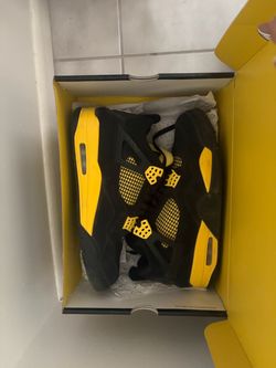 Size 11 Jordan 4 Thunder Black Yellow Sneakers
