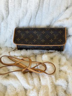 Louis Vuitton Twin Pochette
