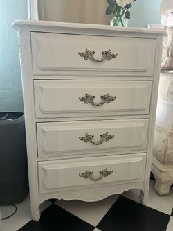 French Provincial White 4-Drawer Dresser