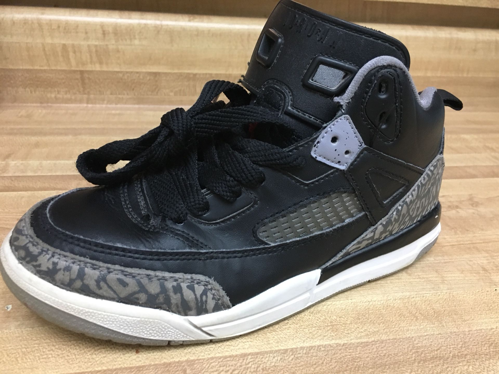 Boys Youth Jordan 5 Spizike
