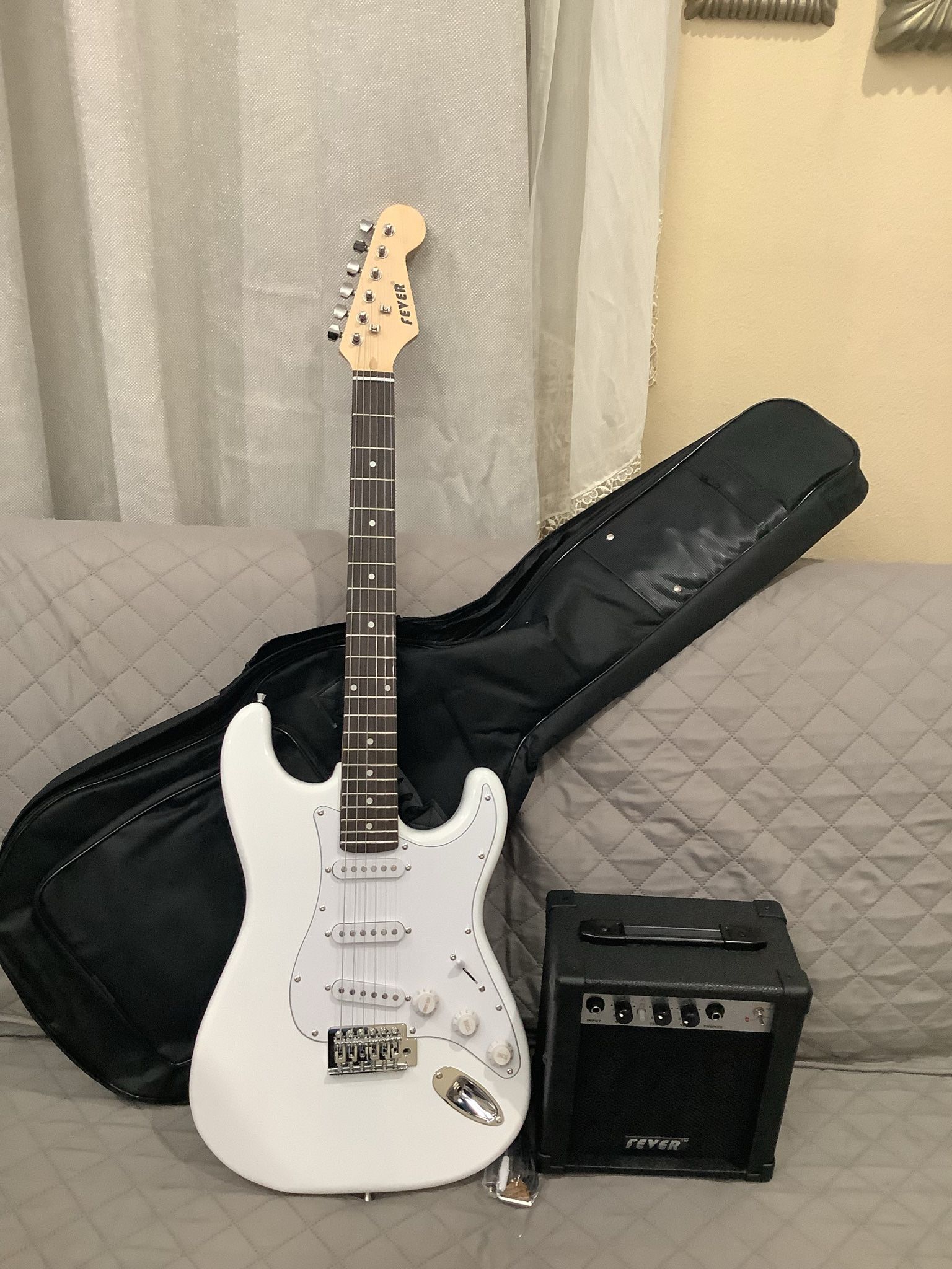 Fever Electric Guitar Package