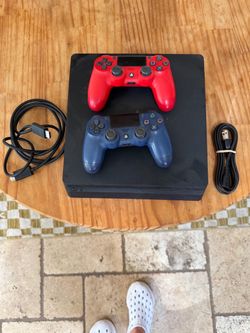 PlayStation 4 Slim 1TB Console