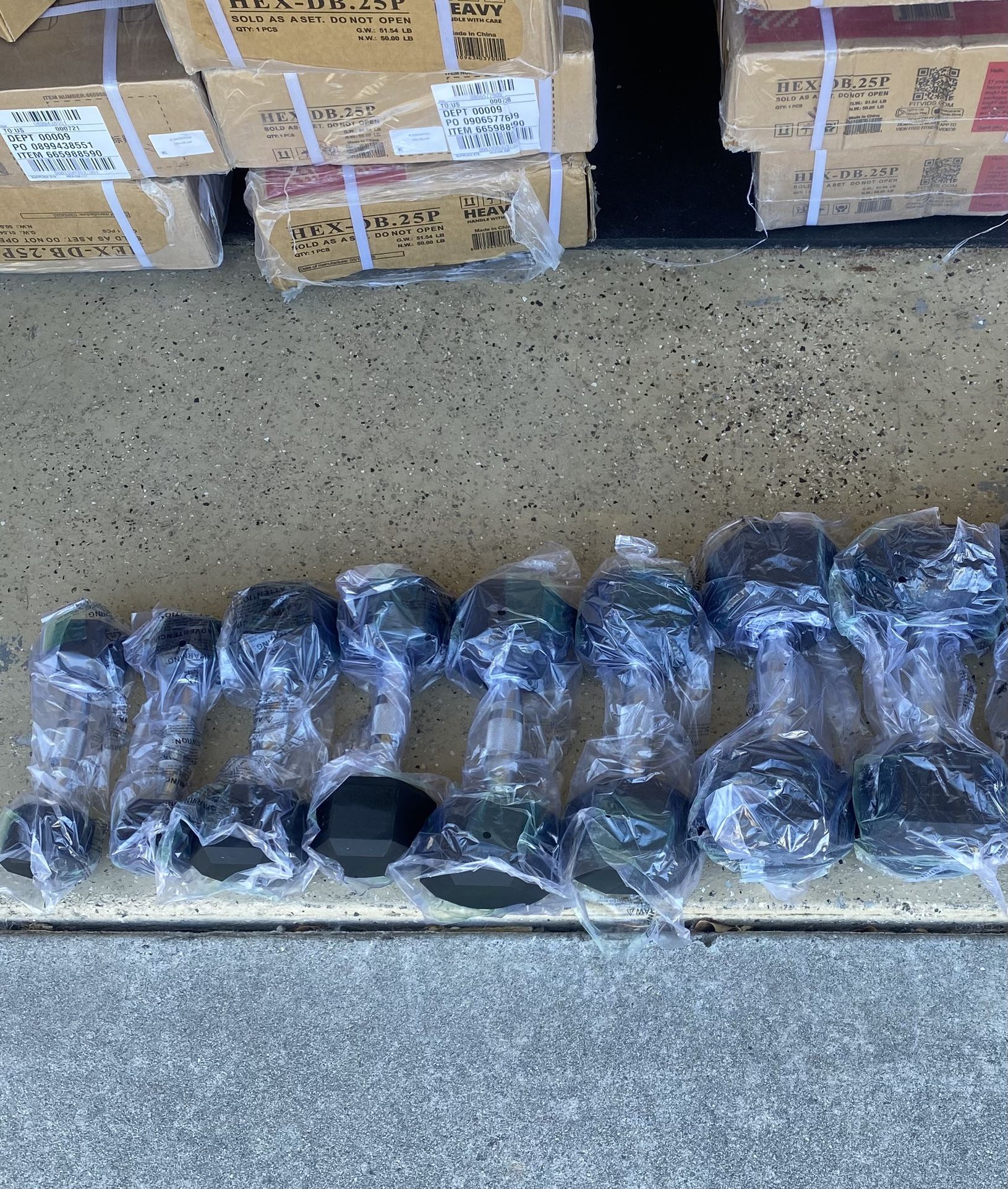 Brand New 5-20 lb Dumbbell set