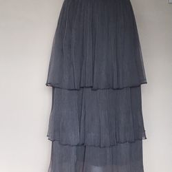 Women’s MIDI Plissé Lace Lined Layered Skirt,  M