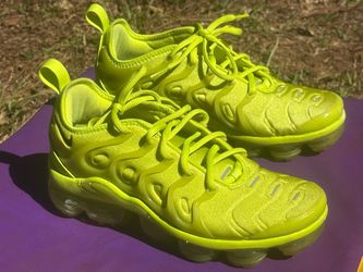 Size 8 neon green Nike Air VaporMax Plus "Tennis Ball"