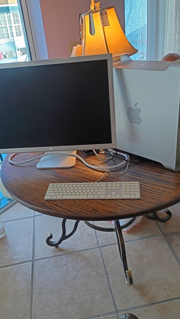 30" Apple Monitor M9179ll A And Tower  Computer # A1186 Original Box For Monitor 