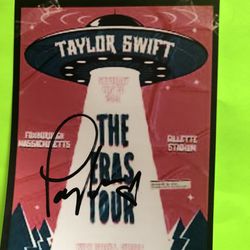 Taylor Swift Autographed Photo