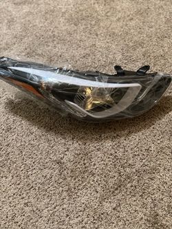 Brand New 2014-2016 Hyundai Elantra Passenger Side (Right RH) Headlight Assembly.