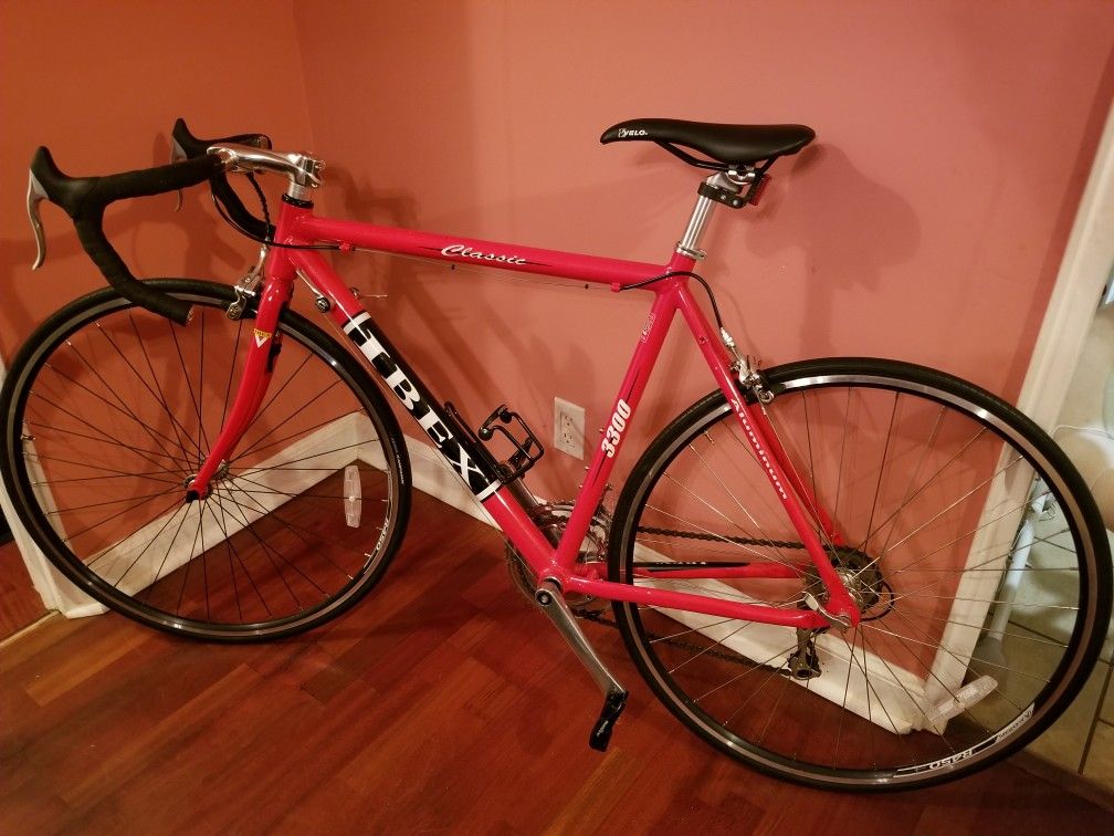 IBEX BICYCLE CLASSIC 3300 ROAD BIKE