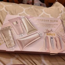 Gorgeous Glow Manicure Set