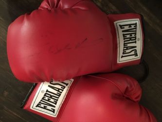 New Boxing Gloves Size Large By Everlast Signed By Sugar Ray Leonard