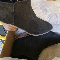 Amazon Essentials Brand New Size 7 Women's 