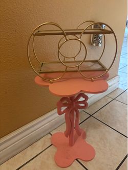 Bow stand and bow perfume holder