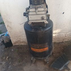 Central Pneumatic 21 Gallon Air Compressor