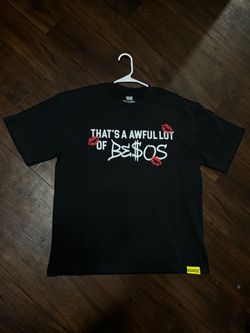 That's A Awful Lot of Besos Graphic T-Shirt