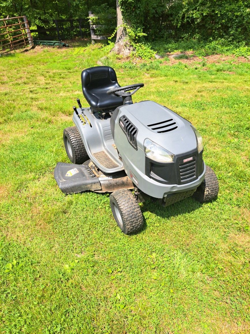 Craftsman LT2000 Riding Mower (Sale Pending)