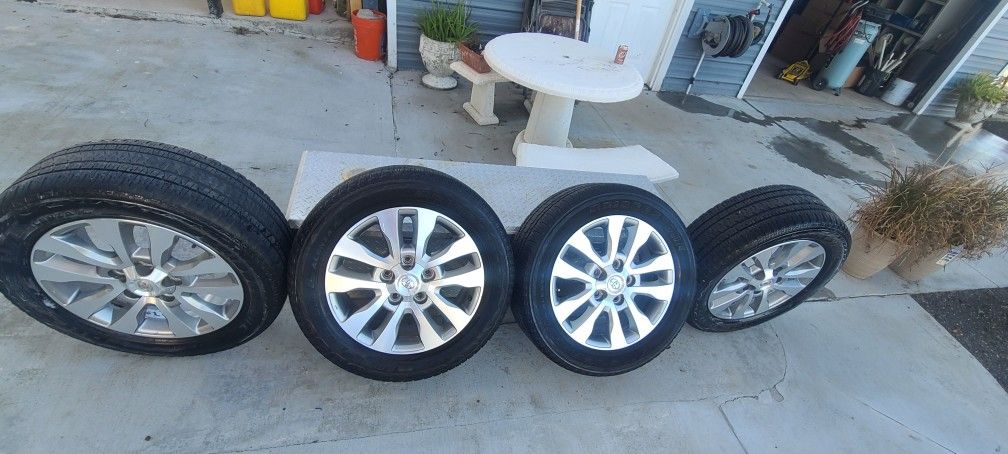 2012 Toyota tundra rims and tires 20 inch