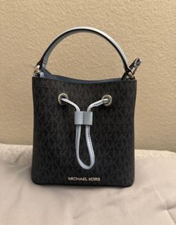 Michael Kors Bucket Bag