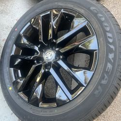 New Toyota rav4 rims and tires 18” Oem factory wheels rines y llantas nuevas fits rav 4 Sienna Tacoma 5 Lugs