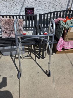 Adult walking assistant