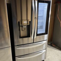 LG 4 Door Stainlees Steel Refrigerador 