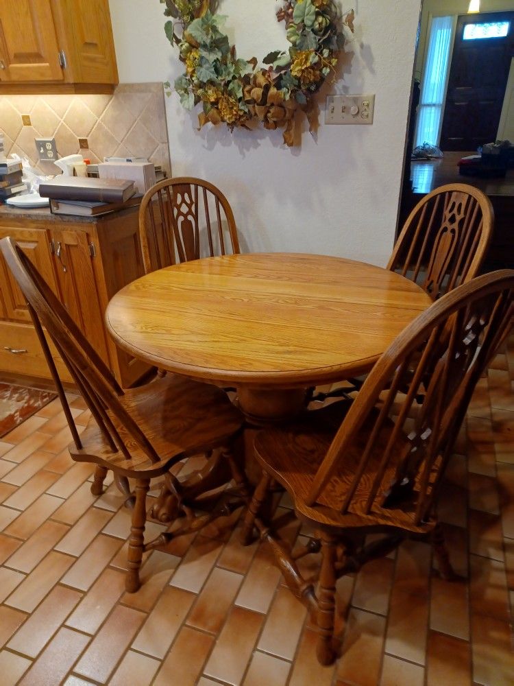 Kitchen Table 4 Chairs