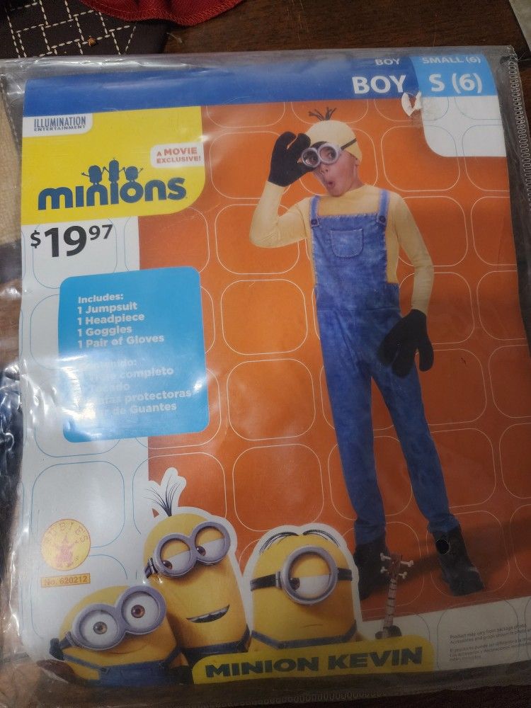 Minions Boys Costume Sz S6  And Vampire Size S4-6