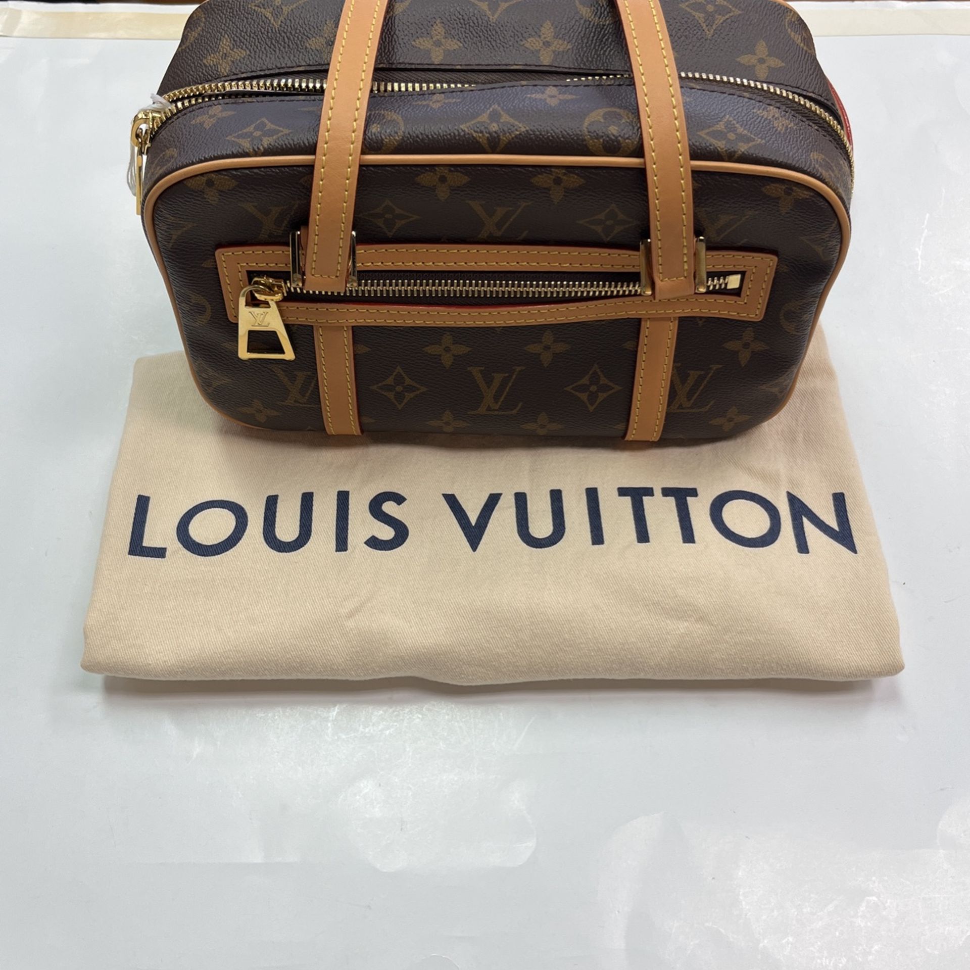 Louis Vuitton Purse, With Box, Dust Bag, In New Condition, Verified With Entrupy