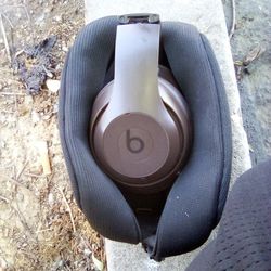 Beats Pro Headphones (Brown)