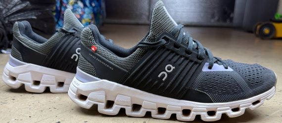On Cloud Women's Size 7