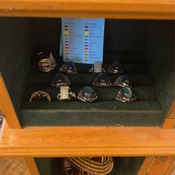 Jewelry box comes with the jewelry clockworks