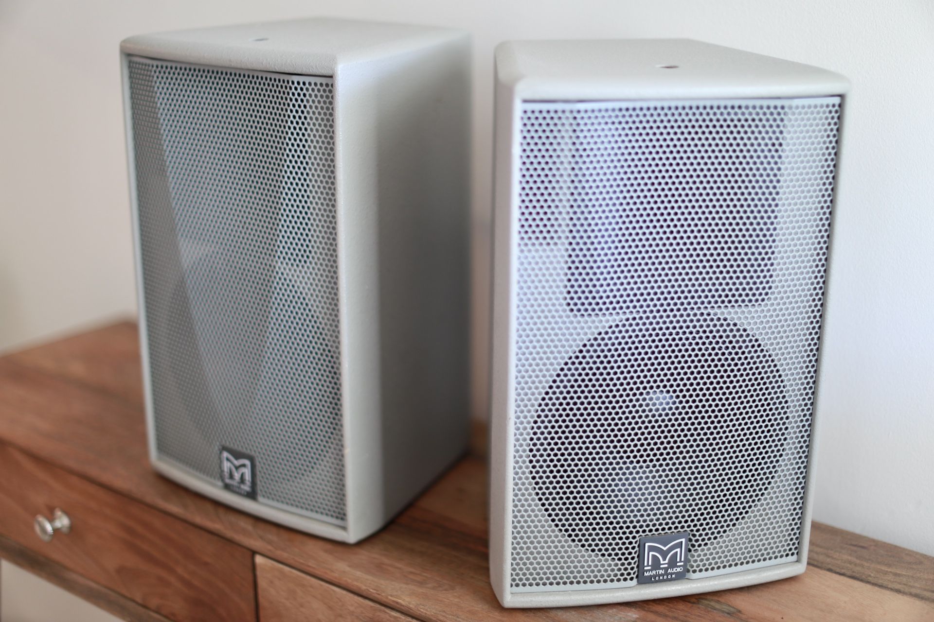 Set of 2 speakers - Martin Audio AQ8 - Made in England