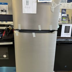 New Frigidaire Fridge Stainless 