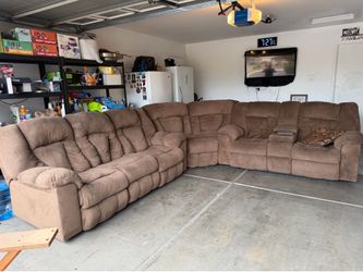 Reclining sectional and recliner chair