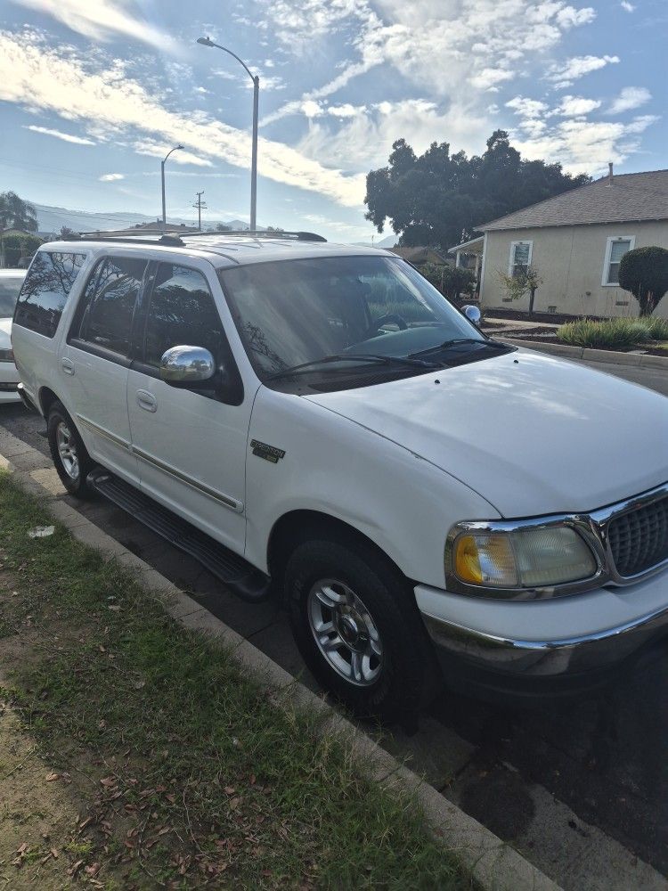 Ford Expedition $3500