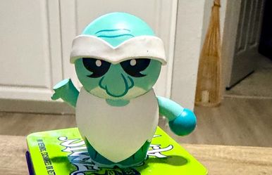 Disney Vinylmation Park Starz - Gus (Hitchhiking Ghost Variant) - Series 2.