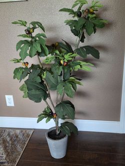 Artificial fig tree