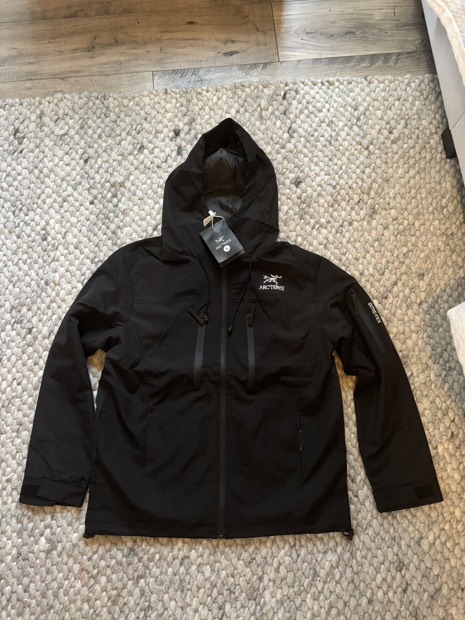 Arc’teryx Jacket (L)
