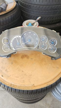 99-02 escalade instrument cluster