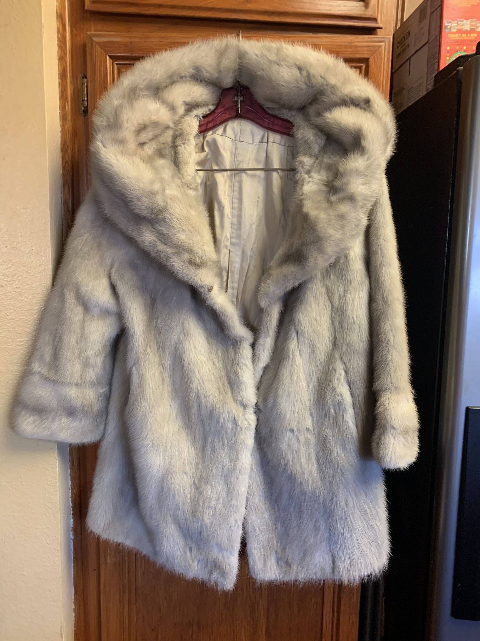 Women’s vintage fur jacket small/medium fair condition