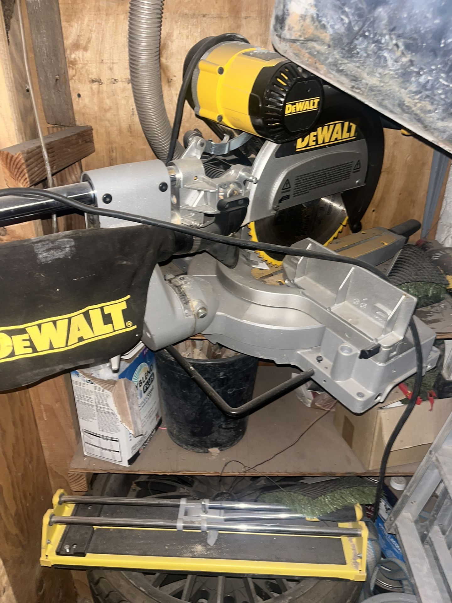 Dewalt Saw