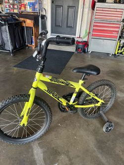 18” Huffy bike with training wheels