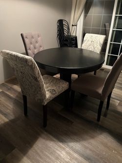 Dining Table with BRAND NEW chairs