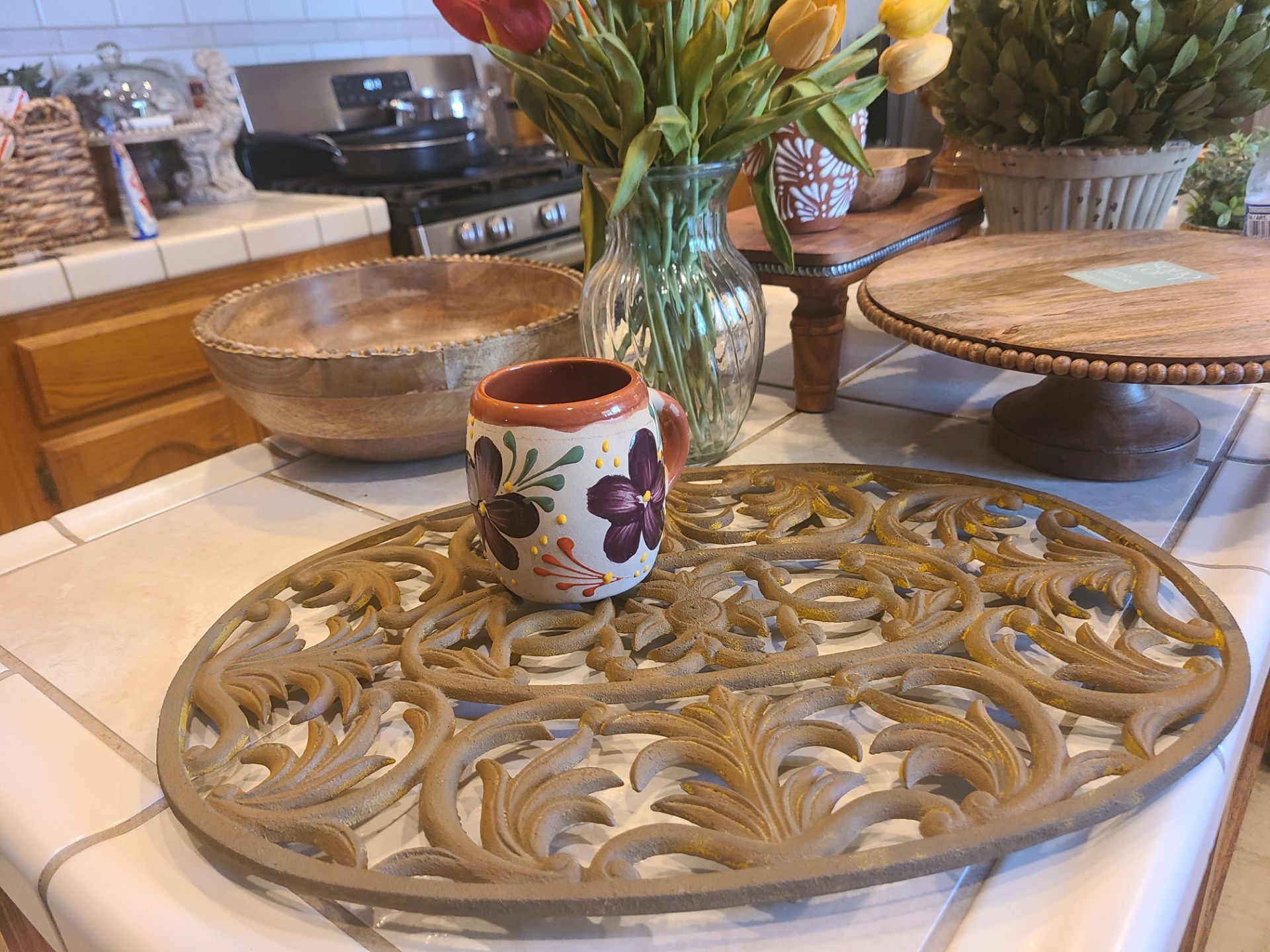Medium size cast iron trivet. No other items are for sale.
