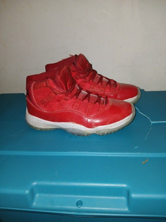 Jordan 11 Red
