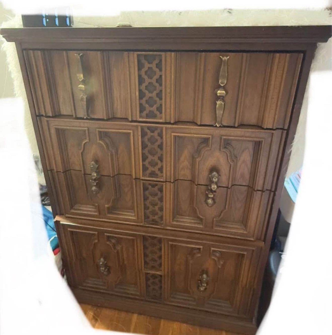 Chest of Drawer & 1 Night Stand